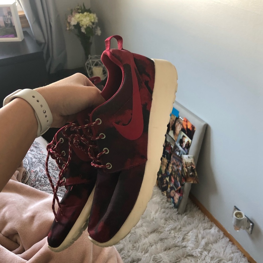 Women’s Nike roshe runs